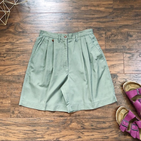 SOLD vintage • 90s olive green shorts pleated mom twill cargo high waist safari - Picture 3 of 11